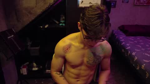 dany_kyng online show from April 5, 9:00 pm