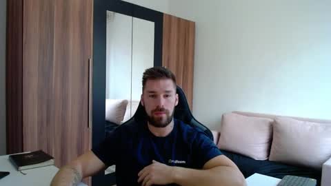 darius_94 online show from April 5, 4:42 am