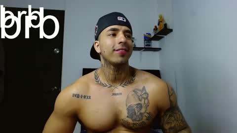 Darius Phoenix  online show from December 15, 8:39 pm