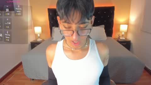 Snapshot of dark_hairy_ chatting on January 28, 3:04 am Andrew online show from January 28, 3:04 am