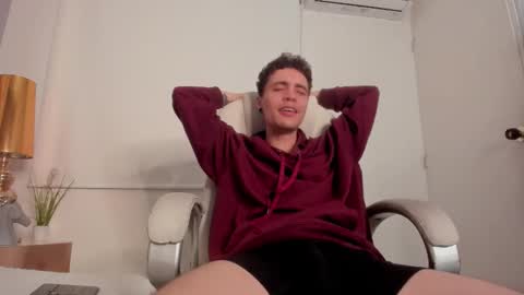 dark_sun333 online show from September 26, 1:14 am