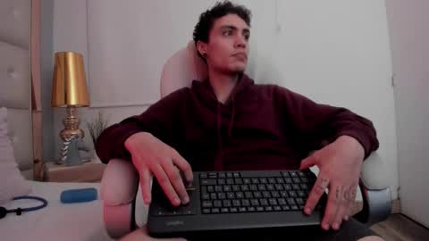 dark_sun333 online show from October 18, 3:22 am