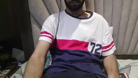 Snapshot of darkbud03 chatting on February 6, 10:48 am just a guy online show from February 6, 10:48 am