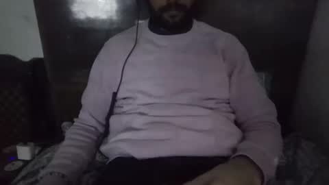 Snapshot of darkbud03 chatting on January 31, 10:31 pm just a guy online show from January 31, 10:31 pm