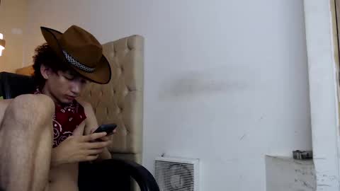 darkknightx01 online show from October 26, 2:46 am