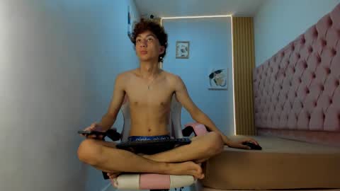 darkknightx01 online show from September 29, 1:30 pm