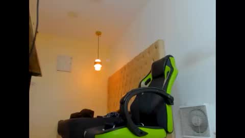 darkknightx01 online show from October 13, 3:01 am