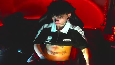   online show from December 20, 9:05 am