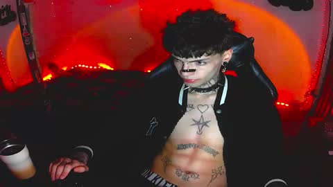   online show from December 18, 5:25 am