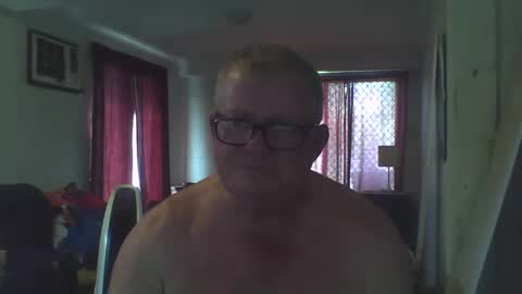 Snapshot of darwincock chatting on December 5, 6:10 am darwincock online show from December 5, 6:10 am