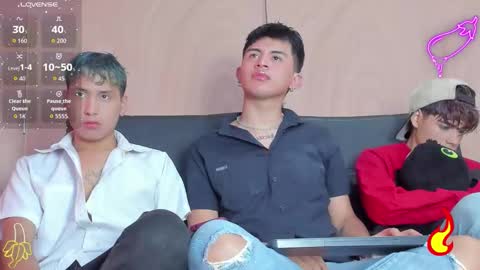 Snapshot of daveel_hot chatting on October 15, 1:08 pm daveel_hot online show from October 15, 1:08 pm