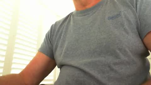 Snapshot of davesu12345 chatting on October 17, 8:29 am davesu12345 online show from October 17, 8:29 am