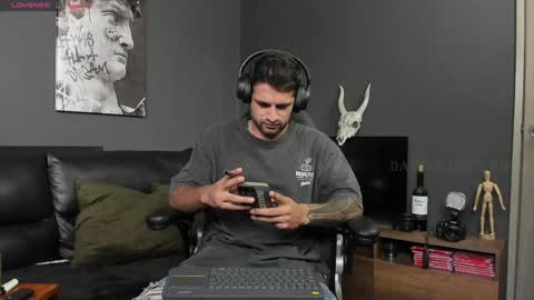 Daves online show from December 6, 1:22 pm