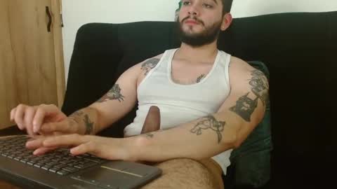 Snapshot of david_franco1 chatting on September 30, 11:52 pm Twitter davidsanctum online show from September 30, 11:52 pm