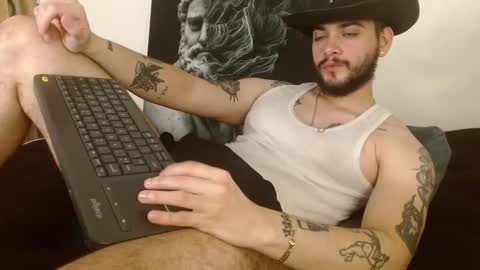 Twitter davidsanctum online show from February 1, 4:00 am