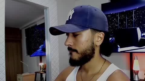 Snapshot of david_johnson372 chatting on February 15, 11:49 pm Hey im David that loves to explore and speak their fantasies. Very open talktative and nice. Feel free to chat with me online show from February 15, 11:49 pm
