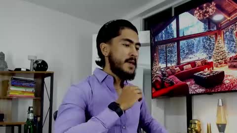 Snapshot of david_johnson372 chatting on December 10, 1:18 am Hey im David that loves to explore and speak their fantasies. Very open talktative and nice. Feel free to chat with me online show from December 10, 1:18 am