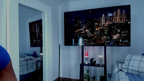 Hey im David that loves to explore and speak their fantasies. Very open talktative and nice. Feel free to chat with me online show from April 8, 12:58 pm