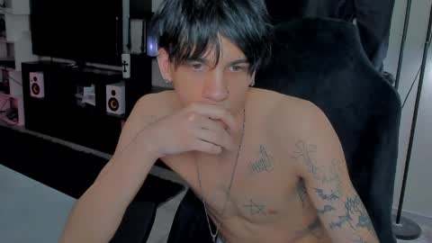 davis online show from April 1, 1:51 am