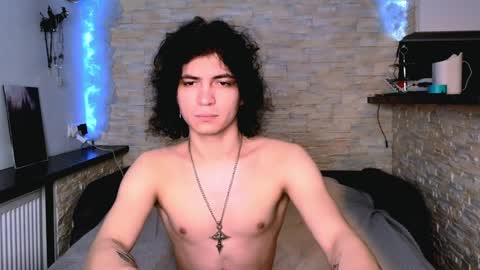 dean_raven online show from April 6, 5:19 am