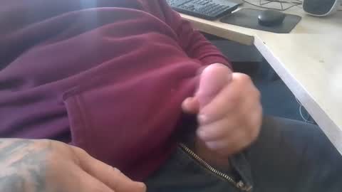 Snapshot of deepstrokes25 chatting on February 20, 5:07 pm deepstrokes25 online show from February 20, 5:07 pm