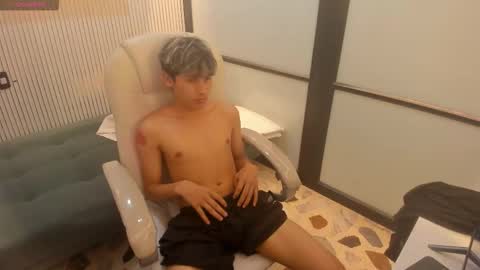 Deilan Wolf  online show from March 2, 5:08 am