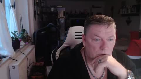 deinprinz2312 online show from December 9, 7:17 am