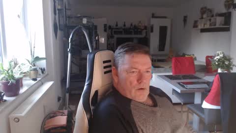 deinprinz2312 online show from December 25, 7:46 am