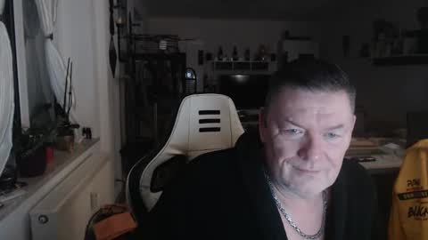 deinprinz2312 online show from January 9, 2:22 am