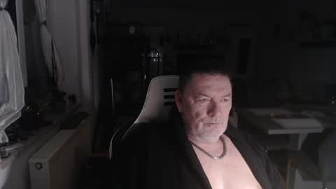 deinprinz2312 online show from January 19, 6:20 am