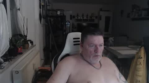 deinprinz2312 online show from February 10, 5:03 am