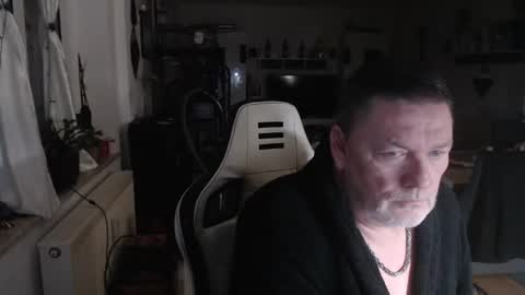 deinprinz2312 online show from December 6, 5:53 am