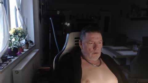 deinprinz2312 online show from February 17, 6:20 am