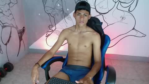 Snapshot of deivid_bigcock1 chatting on October 7, 1:53 am Deivid online show from October 7, 1:53 am