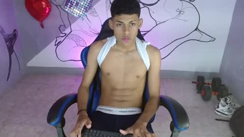 Snapshot of deivid_bigcock1 chatting on October 2, 1:09 am Deivid online show from October 2, 1:09 am