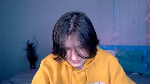 Alex online show from April 6, 1:46 am