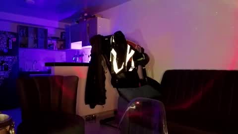 Oliver online show from February 25, 4:02 am