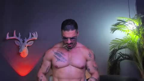 dennis_cox_ online show from December 19, 10:23 am