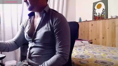 Dereck Mills3 online show from January 14, 2:49 am