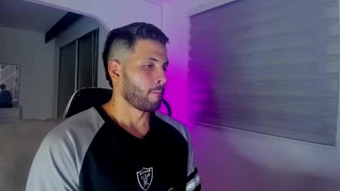 dereckhardd online show from March 25, 12:14 am