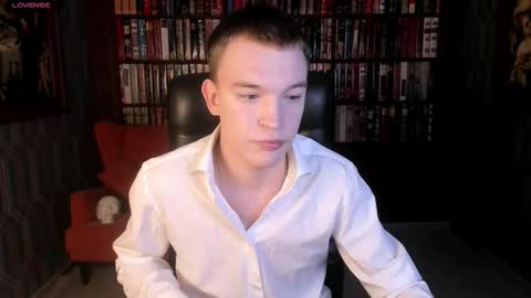 Derek online show from November 14, 8:10 pm