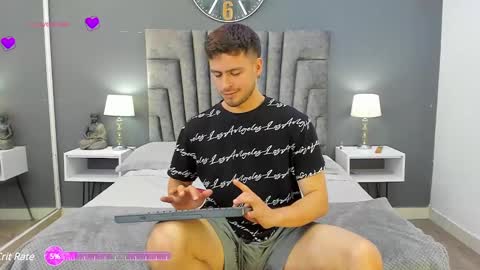 Snapshot of derek_hussain chatting on December 21, 8:00 pm Derek Hussain online show from December 21, 8:00 pm