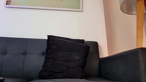 Derek independent model  online show from December 5, 3:39 pm