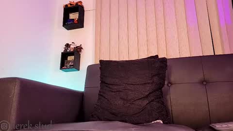 Derek independent model  online show from September 14, 5:42 am