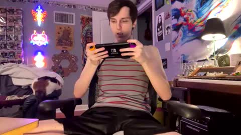 derekdings online show from November 17, 11:30 pm