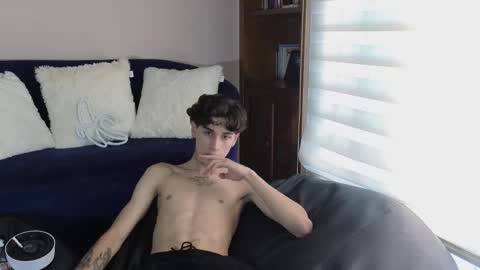 Derek online show from November 14, 7:04 pm