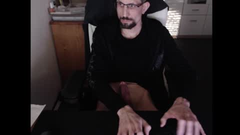 dermattes online show from March 21, 4:00 pm