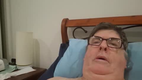 Desmon1958 online show from April 7, 6:08 pm