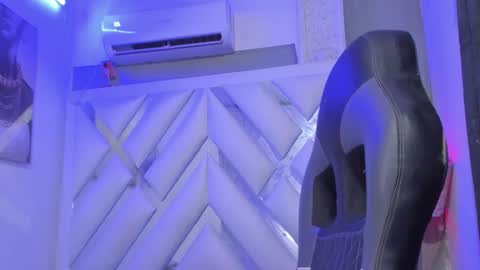 Deyvis Taylor7 online show from December 10, 1:29 am