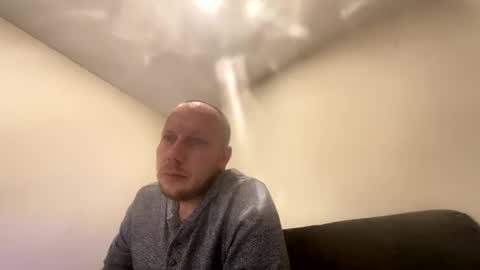 Snapshot of deznuts130 chatting on February 12, 7:02 am deznuts130 online show from February 12, 7:02 am